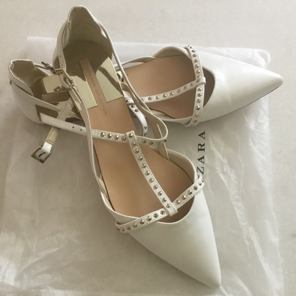 Unworn Zara basic collection white gold deco studs, pointy flats